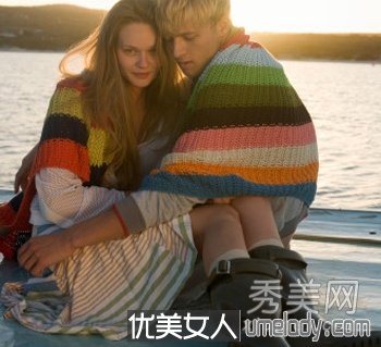 无耻老婆当我女儿面和情人玩车震