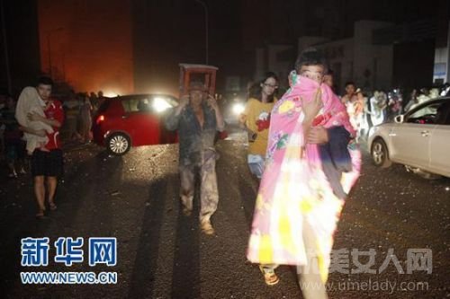 8月12日天津发生爆炸事故原因:集装箱内易燃易爆品引起