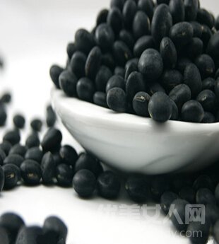 黑豆的功效与作用,常食黑豆美容养颜防便秘