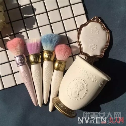Laduree化妆品推荐_一波超美的化妆品 前来轰炸你的粉红少女心!